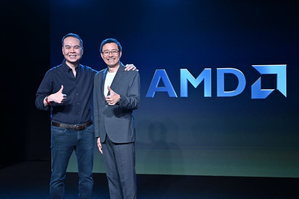ASUS Co-CEO S.Y. Hsu (right) joins Jack Huynh, AMD Senior Vice President and General Manager of the Computing and Graphics Group, on stage at the AMD press conference during Computex.